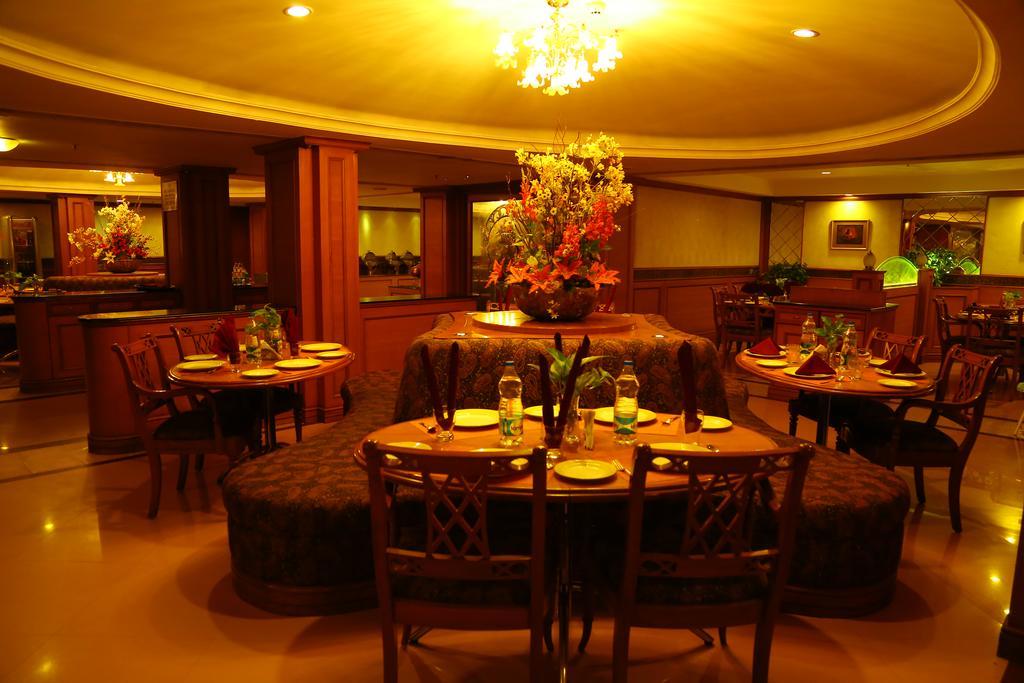 Kences Hotel -Opp Apsrtc Bus Stand 蒂鲁帕蒂 外观 照片