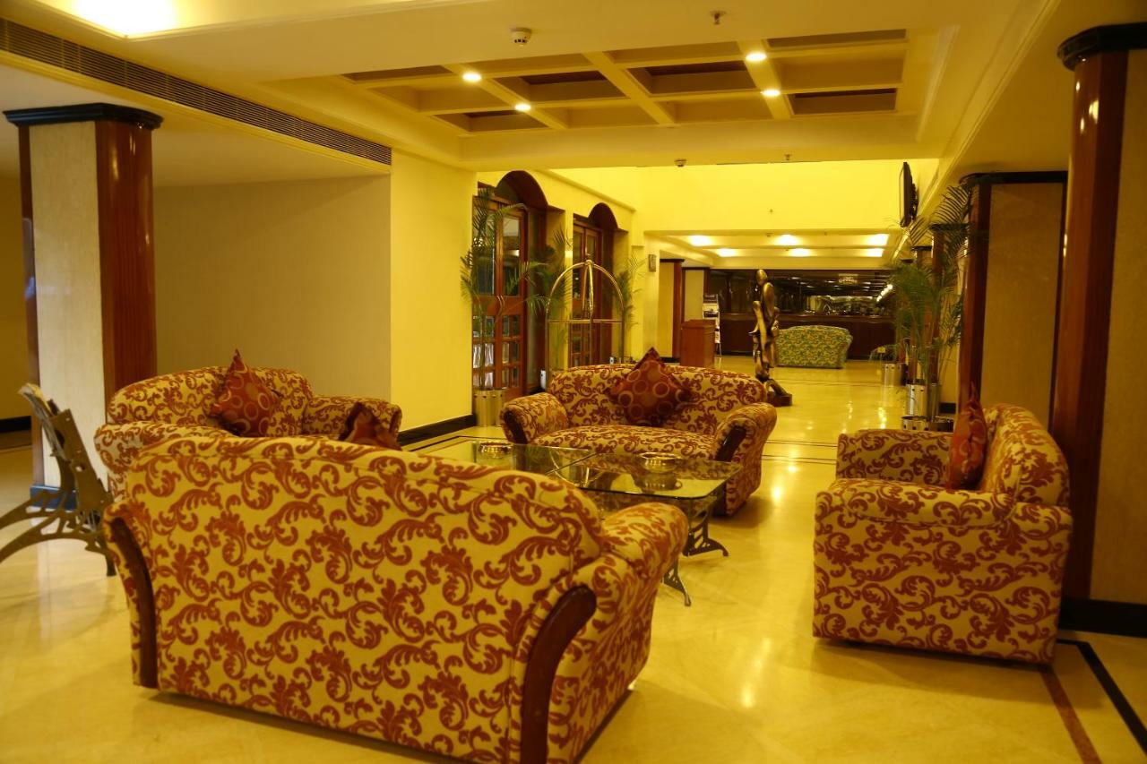 Kences Hotel -Opp Apsrtc Bus Stand 蒂鲁帕蒂 外观 照片